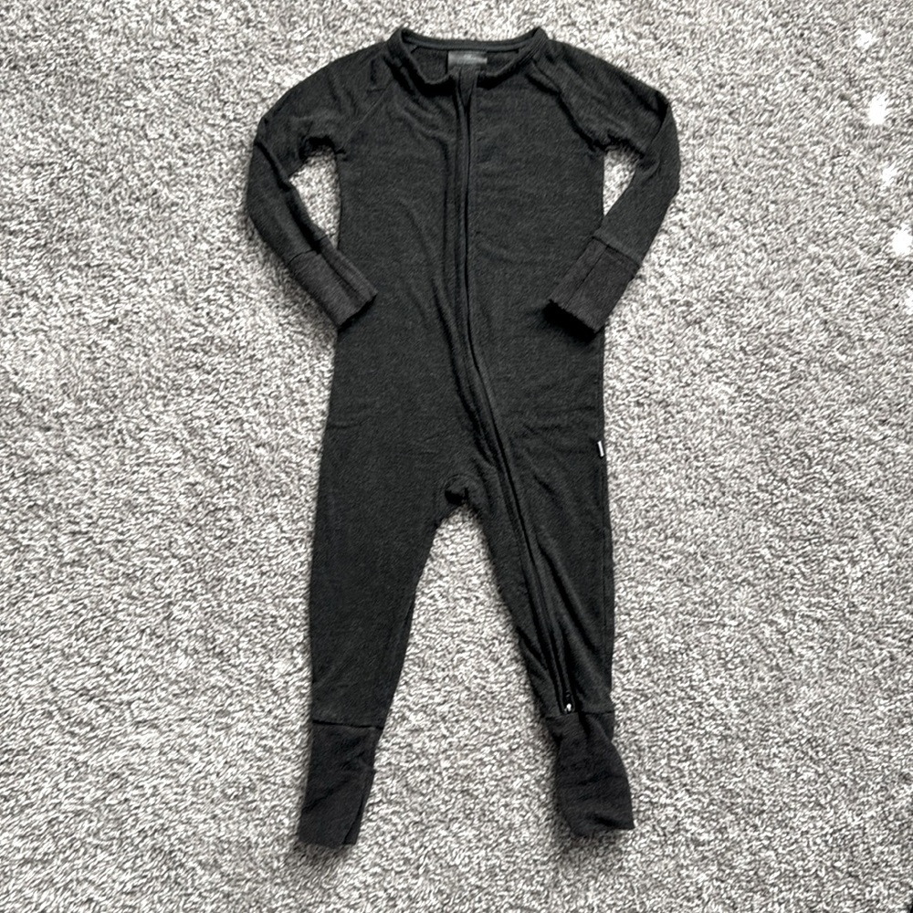 Little Sleepies heathered charcoal grey convertible pajama, 12-18mo, GUC